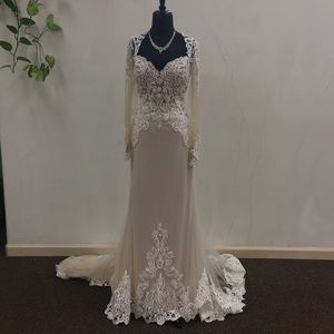 Elegant Wedding Dress 🌿